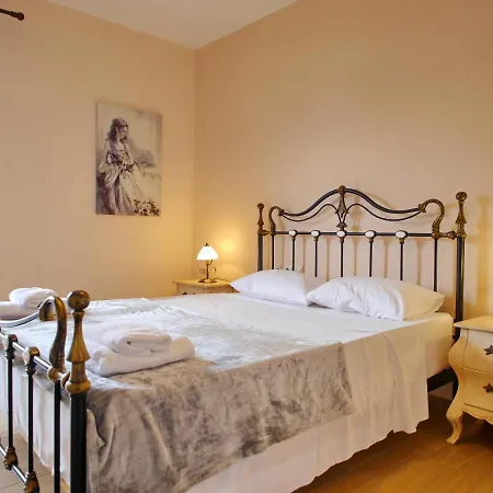 Anna Maria Rock Pure Luxury فيلة