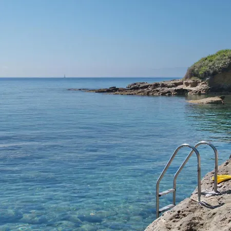 Anna Maria Rock Pure Luxury