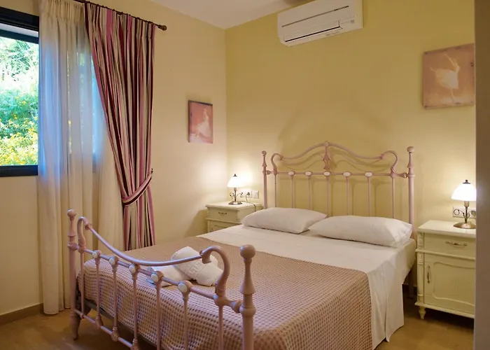 Anna Maria Rock Pure Luxury Spartià