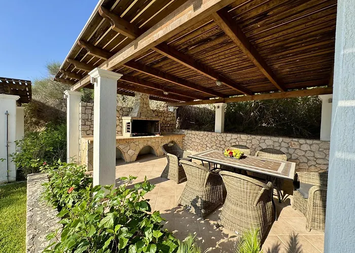 Villa Anna Maria Rock Pure Luxury Spartià